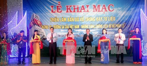  “黄沙、长沙归属越南：历史证据和法律依据”资料图片展在富安省举行 ảnh 1