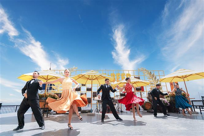 2023年岘港夏季旅游：为游客举行具有吸引力的系列活动 ảnh 2