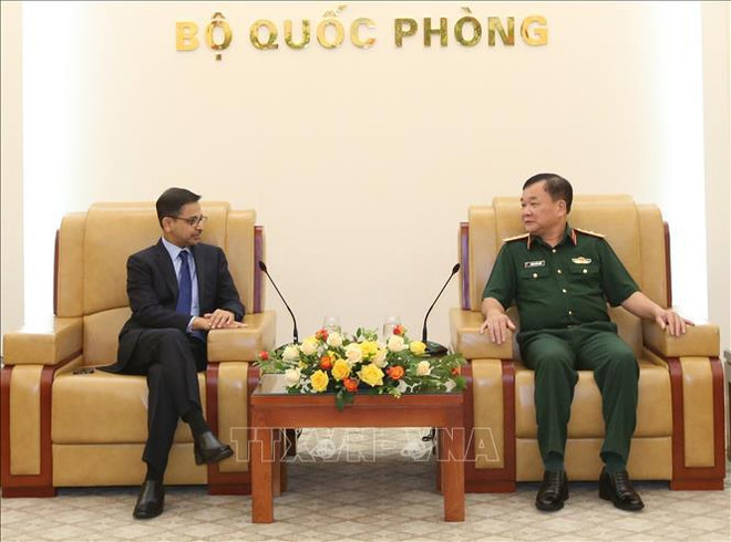 越南国防部副部长黄春战上将会见印度驻越特命全权大使 ảnh 1 越南国防部副部长黄春战上将会见印度驻越特命全权大使 ảnh 1