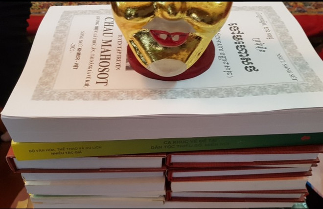 优秀艺术家桑色为高棉族文化的维护与发展做出贡献 ảnh 2 优秀艺术家桑色为高棉族文化的维护与发展做出贡献 ảnh 2