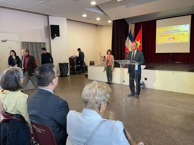 不断深化越南—法国团体组织间的团结友谊 ảnh 1 不断深化越南—法国团体组织间的团结友谊 ảnh 1