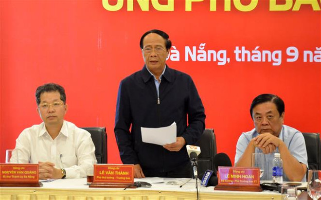 范明政主持召开第四号台风抢险救灾应急工作会议 决不让人民群众受冻挨饿 ảnh 5 范明政主持召开第四号台风抢险救灾应急工作会议 决不让人民群众受冻挨饿 ảnh 5