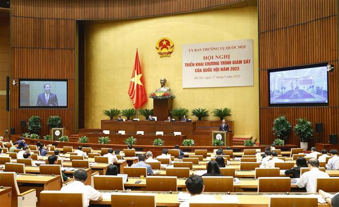 国会主席王廷惠主持国会2023年监督计划部署会议 ảnh 1 国会主席王廷惠主持国会2023年监督计划部署会议 ảnh 1