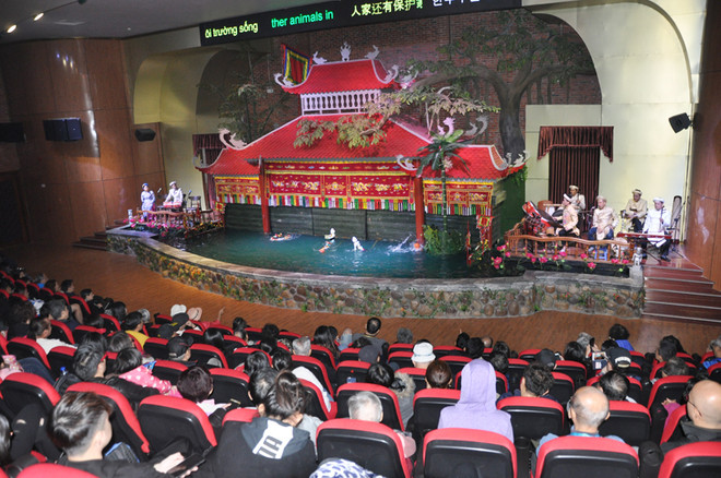 广宁省下龙市迎接4艘国际邮轮 承载游客6000多名 ảnh 2