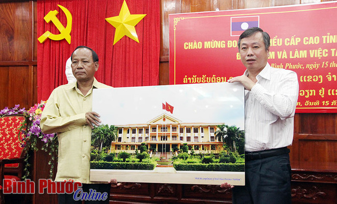 越南平福省与老挝占巴塞省促进农业合作 ảnh 1 越南平福省与老挝占巴塞省促进农业合作 ảnh 1