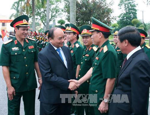 阮春福总理走访慰问越南人民军第三军区干部战士 ảnh 1 阮春福总理走访慰问越南人民军第三军区干部战士 ảnh 1