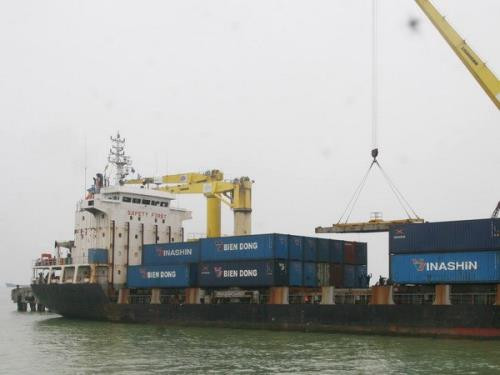 岘港港口货物吞吐量达近500万吨 ảnh 1 岘港港口货物吞吐量达近500万吨 ảnh 1