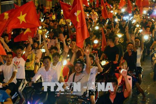 越南政府总理阮春福就越南国奥队取得历史性胜利给予表扬 ảnh 1