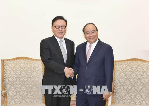 越南政府总理阮春福会见越南驻韩国釜山和庆尚南道地区名誉总领事朴秀冠 ảnh 1 越南政府总理阮春福会见越南驻韩国釜山和庆尚南道地区名誉总领事朴秀冠 ảnh 1