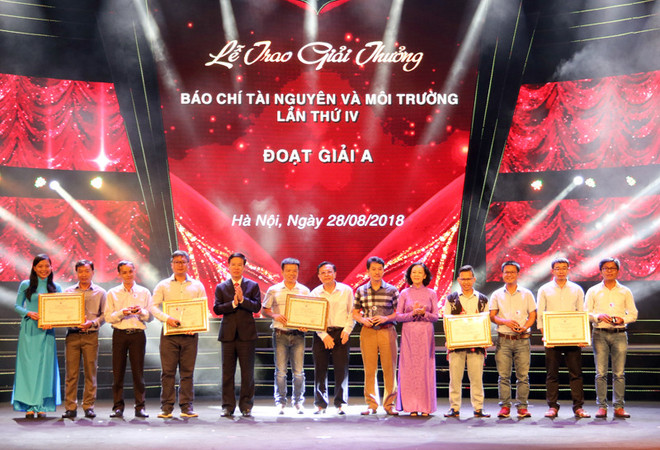 第四届自然资源与环境新闻奖颁奖仪式在河内举行 ảnh 1 第四届自然资源与环境新闻奖颁奖仪式在河内举行 ảnh 1