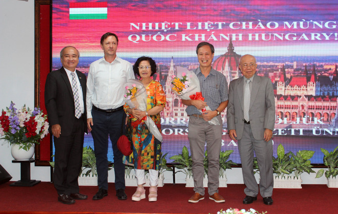 庆祝匈牙利国庆节见面会在胡志明市举行 ảnh 1 庆祝匈牙利国庆节见面会在胡志明市举行 ảnh 1