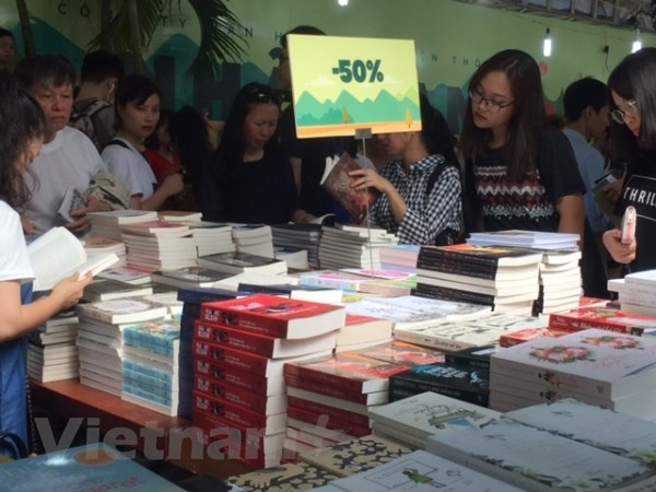 2018年越南秋季图书节 弘扬阅读文化 ảnh 1