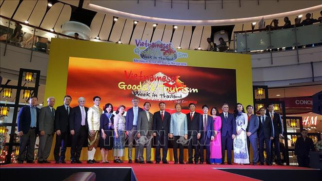 2018年越南商品与旅游周在泰国正式开幕 ảnh 1 2018年越南商品与旅游周在泰国正式开幕 ảnh 1