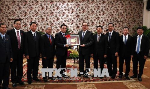 胡志明市市委书记阮善仁会见老越友好协会代表团 ảnh 2 胡志明市市委书记阮善仁会见老越友好协会代表团 ảnh 2