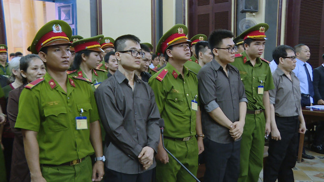 涉嫌“颠覆国家政权罪”的“临时越南国家政府”反动组织成员出庭受审 ảnh 2 涉嫌“颠覆国家政权罪”的“临时越南国家政府”反动组织成员出庭受审 ảnh 2