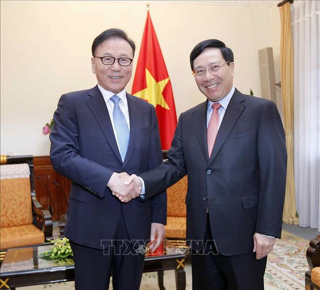 范平明会见越南驻韩国釜山和庆尚南道地区名誉总领事 ảnh 1 范平明会见越南驻韩国釜山和庆尚南道地区名誉总领事 ảnh 1