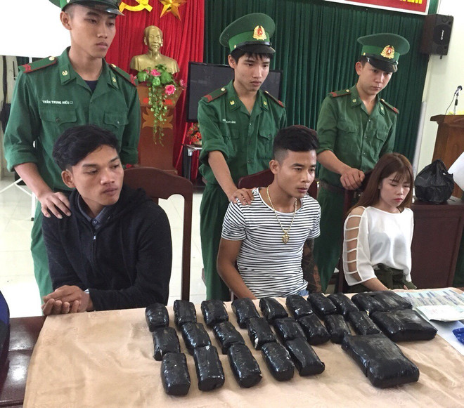 广治省边防部队破获一起贩运毒品案 查获冰毒6.58万粒 ảnh 1 广治省边防部队破获一起贩运毒品案 查获冰毒6.58万粒 ảnh 1