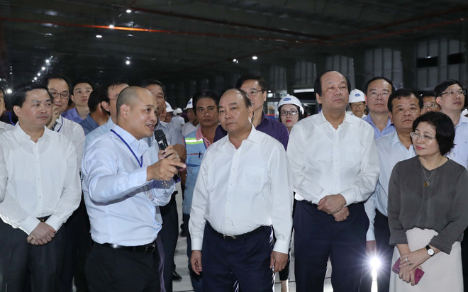 越南政府总理阮春福参观西宁省部分高科技农业模式 ảnh 2 越南政府总理阮春福参观西宁省部分高科技农业模式 ảnh 2