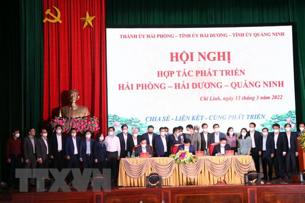 海阳、海防和广宁三省市合作开展跨区域联动 促进经济社会发展 ảnh 1 海阳、海防和广宁三省市合作开展跨区域联动 促进经济社会发展 ảnh 1