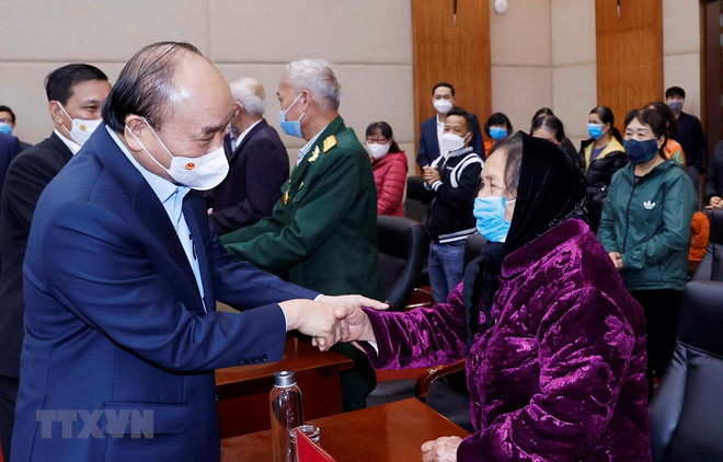 “为贫困同胞和橙毒剂受害者送上春节温暖”运动为全国数百万名贫困者提供帮扶 ảnh 1 “为贫困同胞和橙毒剂受害者送上春节温暖”运动为全国数百万名贫困者提供帮扶 ảnh 1