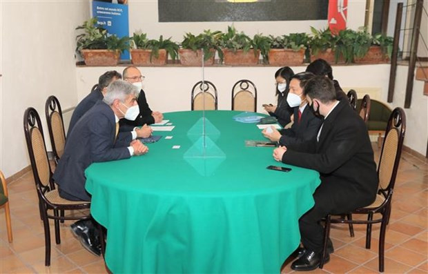 越南一百集装箱出口意大利腰果遭遇诈骗事宜:意大利律师建议受害企业联合起来快速行动 ảnh 1 越南一百集装箱出口意大利腰果遭遇诈骗事宜:意大利律师建议受害企业联合起来快速行动 ảnh 1