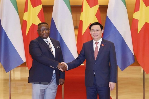 越南国会主席王廷惠会见塞拉利昂总统比奥 ảnh 1 越南国会主席王廷惠会见塞拉利昂总统比奥 ảnh 1