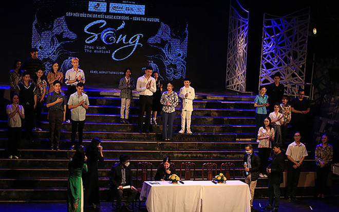 重现春琼女诗人生平故事的音乐剧即将开场登场 ảnh 1 重现春琼女诗人生平故事的音乐剧即将开场登场 ảnh 1