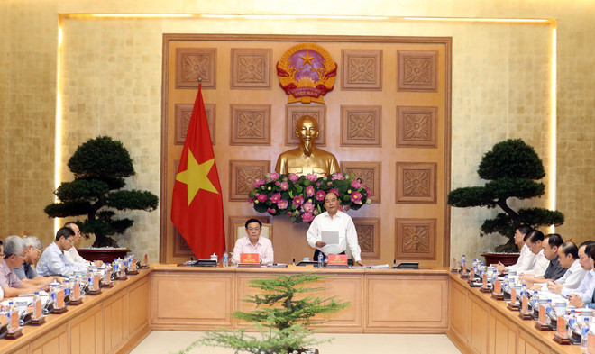 越南政府总理阮春福出席国家货币与财政政策咨询委员会会议 ảnh 2 越南政府总理阮春福出席国家货币与财政政策咨询委员会会议 ảnh 2