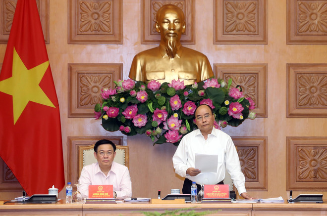 越南政府总理阮春福出席国家货币与财政政策咨询委员会会议 ảnh 1 越南政府总理阮春福出席国家货币与财政政策咨询委员会会议 ảnh 1
