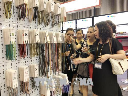 越南国际皮革鞋业系列展会吸引700多家企业参展 ảnh 1 越南国际皮革鞋业系列展会吸引700多家企业参展 ảnh 1