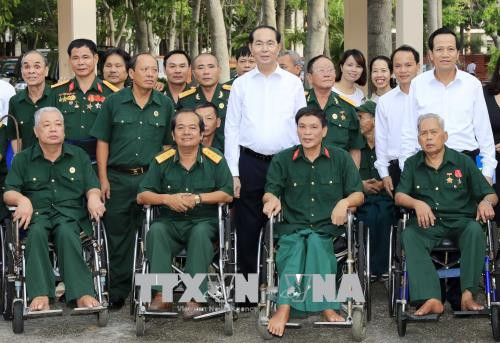 国家主席陈大光:巴地头顿省应更好地把沿海省份的潜力和优势充分发挥出来 ảnh 3 国家主席陈大光:巴地头顿省应更好地把沿海省份的潜力和优势充分发挥出来 ảnh 3