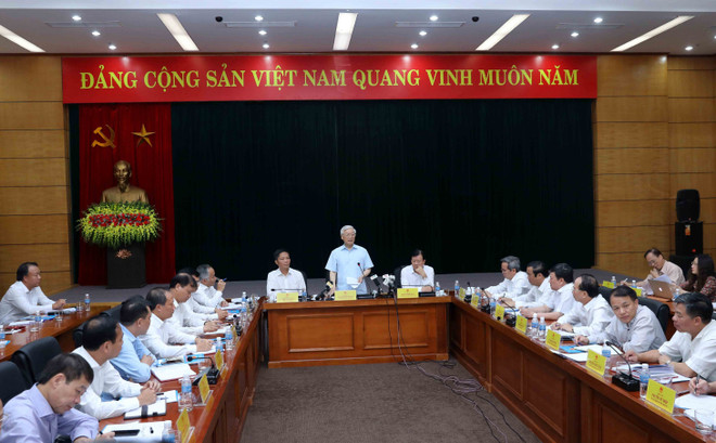 越共中央总书记阮富仲与工贸部党组干事会举行工作会谈 ảnh 2 越共中央总书记阮富仲与工贸部党组干事会举行工作会谈 ảnh 2