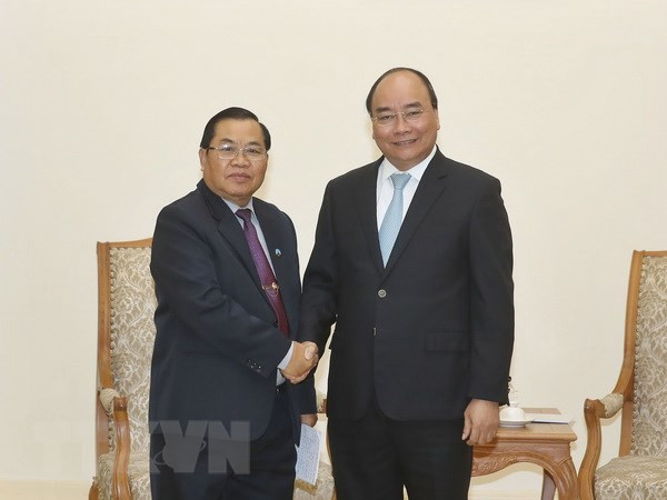 越南政府总理阮春福会见老挝国会副主席森暖• 赛雅拉 ảnh 1 越南政府总理阮春福会见老挝国会副主席森暖• 赛雅拉 ảnh 1