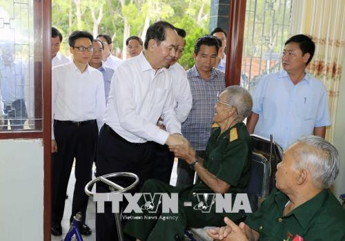 国家主席陈大光:巴地头顿省应更好地把沿海省份的潜力和优势充分发挥出来 ảnh 2 国家主席陈大光:巴地头顿省应更好地把沿海省份的潜力和优势充分发挥出来 ảnh 2