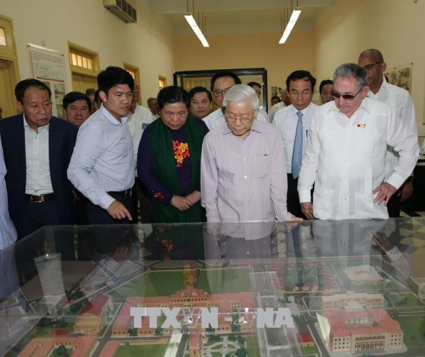 越共中央总书记阮富仲造访古巴圣地亚哥 ảnh 2 越共中央总书记阮富仲造访古巴圣地亚哥 ảnh 2