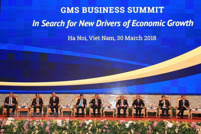 阮春富总理主持GMS商务峰会的政策对话全体会议 ảnh 1 阮春富总理主持GMS商务峰会的政策对话全体会议 ảnh 1