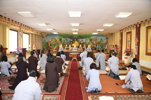 旅德越南人为鬼鹿角礁牺牲英烈举行超度法会 ảnh 1 旅德越南人为鬼鹿角礁牺牲英烈举行超度法会 ảnh 1