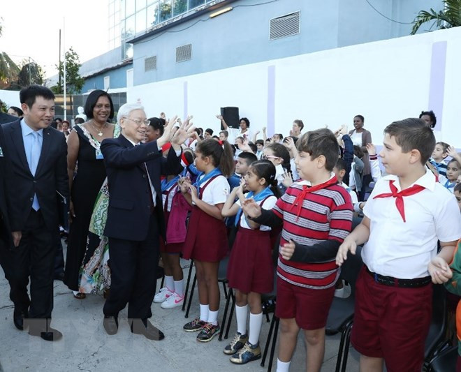 越共中央总书记阮富仲探访哈瓦那武氏胜学校 ảnh 1 越共中央总书记阮富仲探访哈瓦那武氏胜学校 ảnh 1