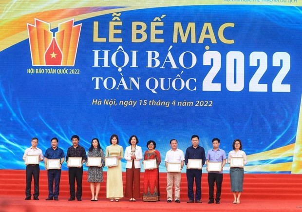 2022年全国报刊展落幕:表彰全国新闻工作者的出色劳动成绩 ảnh 1 2022年全国报刊展落幕:表彰全国新闻工作者的出色劳动成绩 ảnh 1