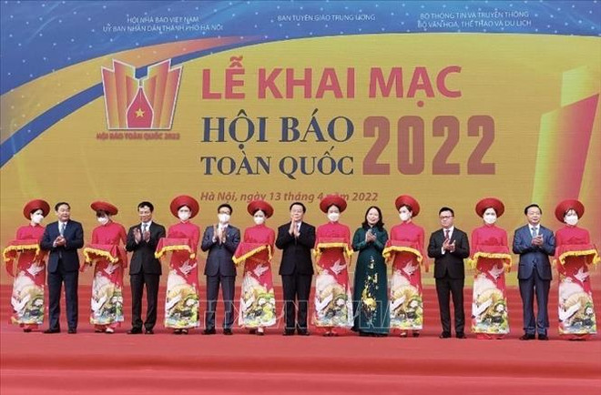 中央宣教部部长阮仲义:2022年全国报刊展为提高国家新闻媒体活动质效做出贡献 ảnh 1 中央宣教部部长阮仲义:2022年全国报刊展为提高国家新闻媒体活动质效做出贡献 ảnh 1