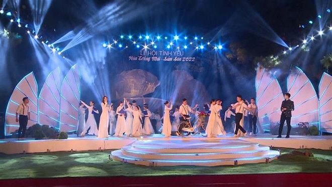 2022年清化省岑山海洋旅游节热闹开场 ảnh 1