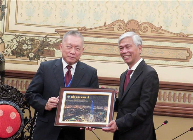 胡志明市领导会见亚洲竞争力研究所所长 ảnh 1 胡志明市领导会见亚洲竞争力研究所所长 ảnh 1