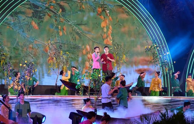 第三届国家才子弹唱艺术节暨第九届南部民间糕饼节圆满落幕 ảnh 1