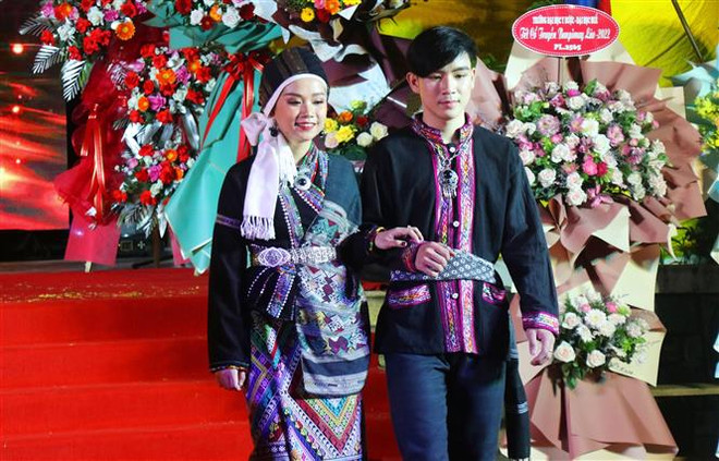 老挝留学生在顺化古都喜迎老挝传统新年 ảnh 2 老挝留学生在顺化古都喜迎老挝传统新年 ảnh 2