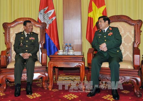 柬埔寨国防部国务秘书率团访问越南 ảnh 1 柬埔寨国防部国务秘书率团访问越南 ảnh 1