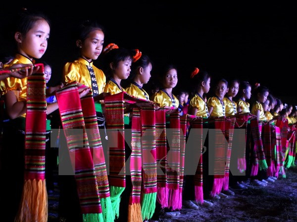 2015年越南安沛省芒炉文化旅游周开幕 ảnh 1