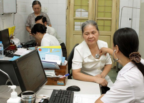 到2020年越南全国居民医保覆盖率超过84% ảnh 1