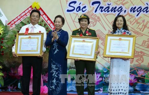 越南国家副主席阮氏缘出席朔庄省爱国竞赛大会 ảnh 1 越南国家副主席阮氏缘出席朔庄省爱国竞赛大会 ảnh 1
