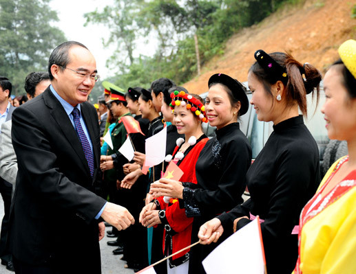 为民族大团结事业感到自豪 ảnh 1 为民族大团结事业感到自豪 ảnh 1