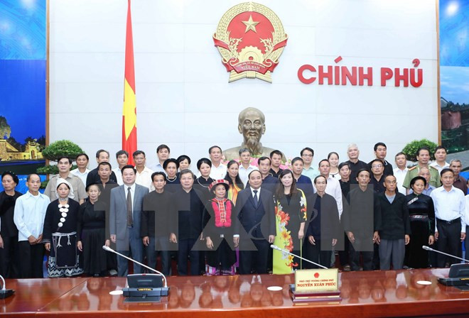 阮春福副总理会见北件省少数民族同胞村寨长老、村长代表团 ảnh 1 阮春福副总理会见北件省少数民族同胞村寨长老、村长代表团 ảnh 1